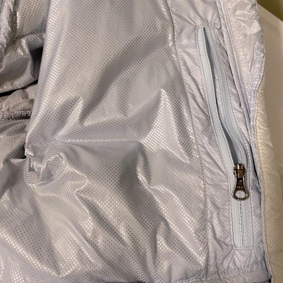 Like new - Columbia Omni-Heat™ thermal reflectiveLIGHTWEIGHT WARMTH- medium - Picture 4 of 7